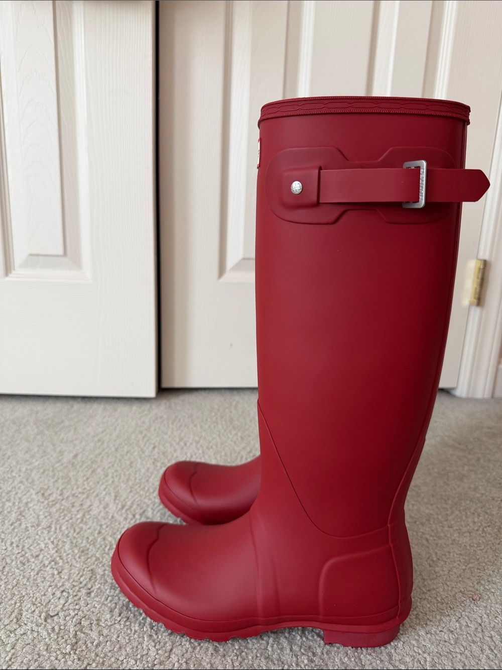 Hunter Women's Tall Rain Boots in Burgundy Red - Picture 3 of 4